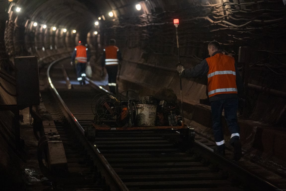 Заміна рейок у "Київському метрополітені"
