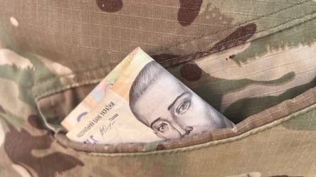 Пенсії військових в Україні — коли та як перераховують виплати - 285x160