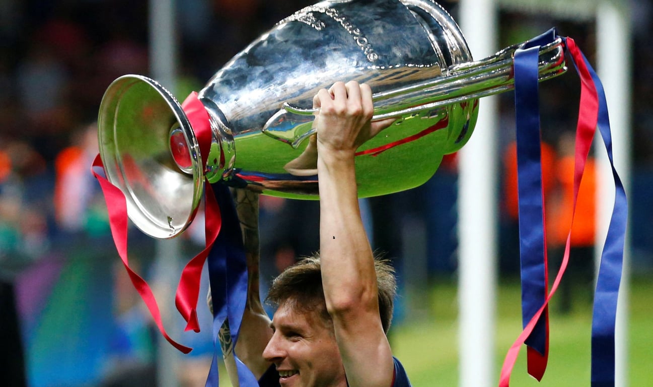 Лионель Месси с Кубком чемпионов в 2015 году