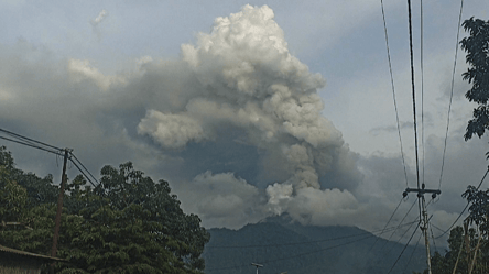 В Індонезії прокинувся вулкан Левотобі Лакі-лака — з острова евакуюють людей - 285x160