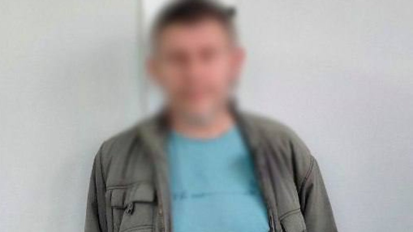 В Киеве полиция задержала мужчину с гранатой и взрывателями дома