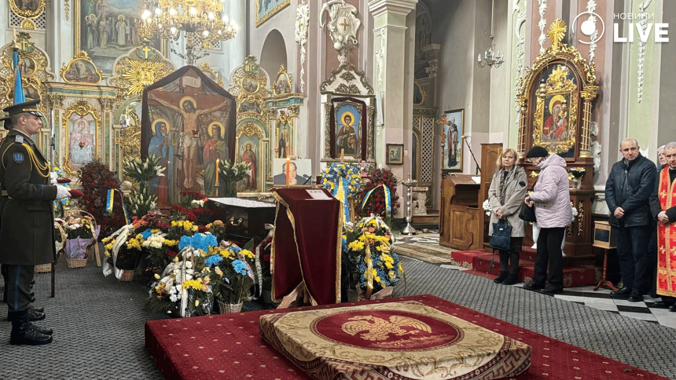 Прощание с Юхновским в соборе