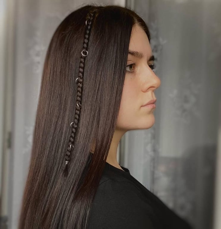 What kind of jewelry is not suitable for a very short haircut?