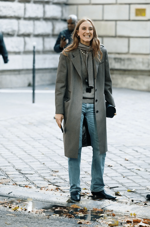 Светр, що є універсальним елементом гардероба