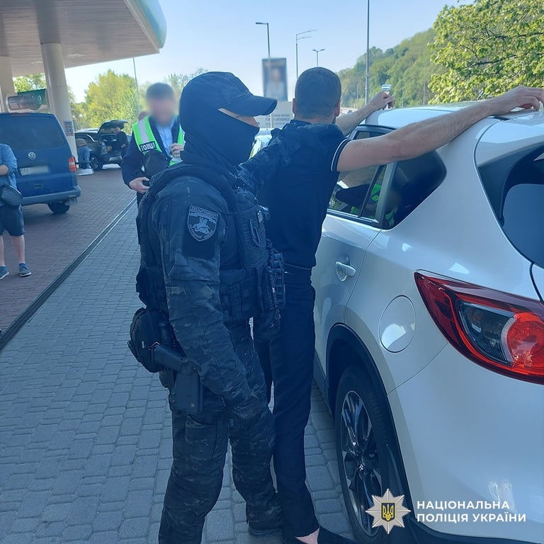 За 5000 доларів обіцяв посвідчення ГУР - поліція спіймала шахрая