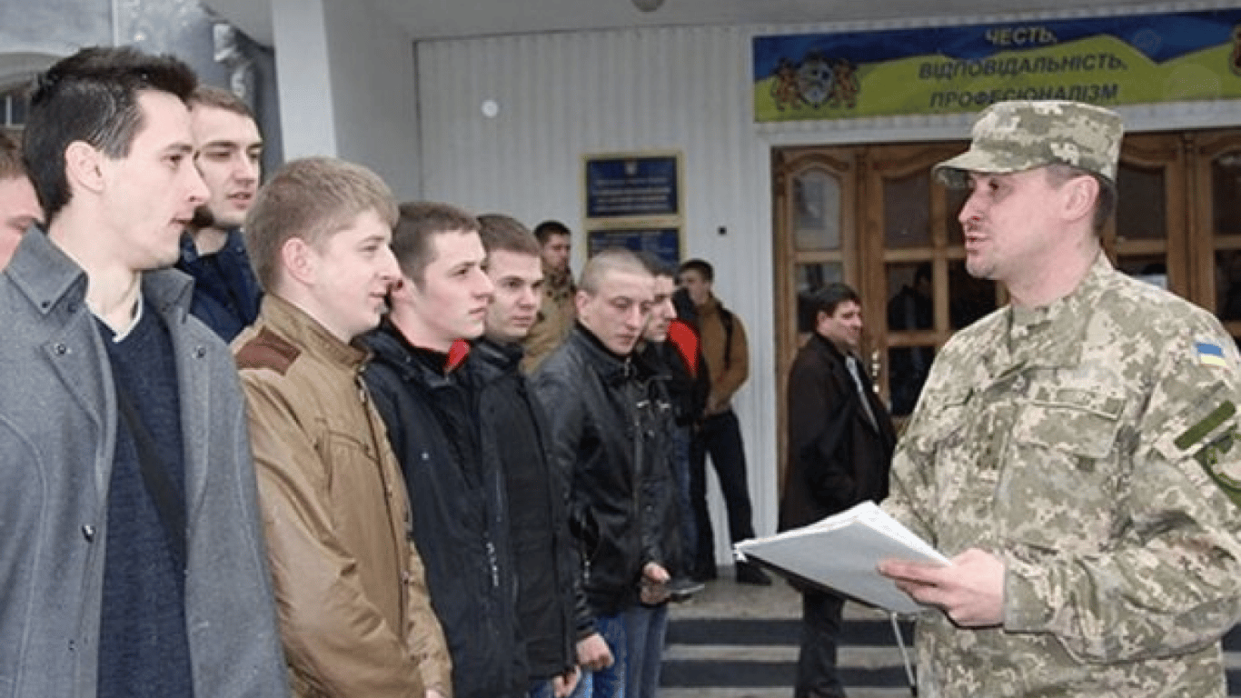 Мобілізація чоловіків 18-25 років — де будуть проходити військову підготовку