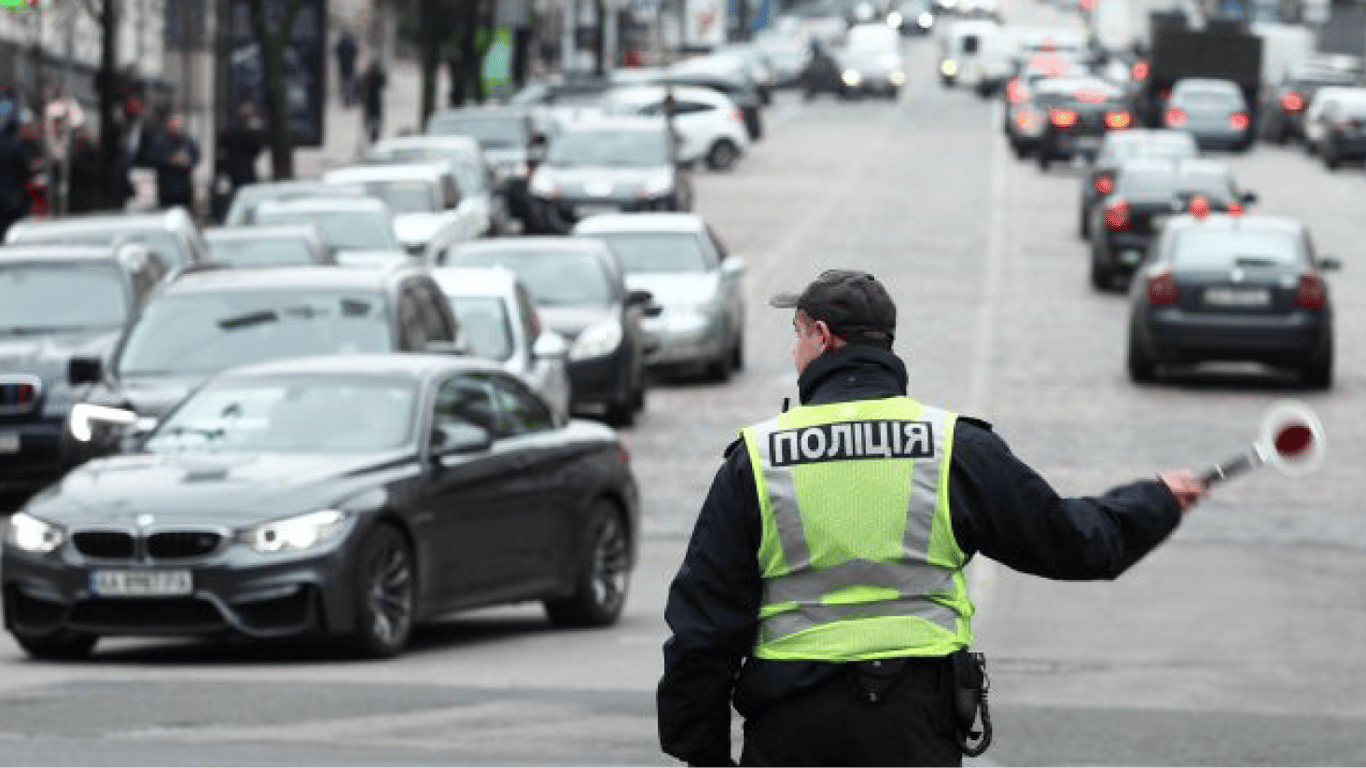 Як можуть покарати за неправильне використання аварійки — українських водіїв попередили