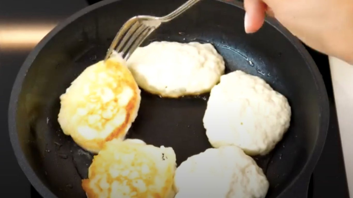 як швидко приготувати пухкі оладки