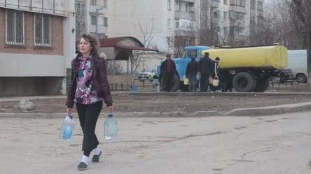 Українцям порадили готуватися до перебоїв із водопостачанням через атаки РФ - 290x160