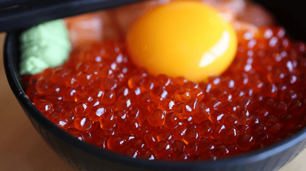 Красная и черная икра — какой должна быть цена за продукт в 2025 - 285x160