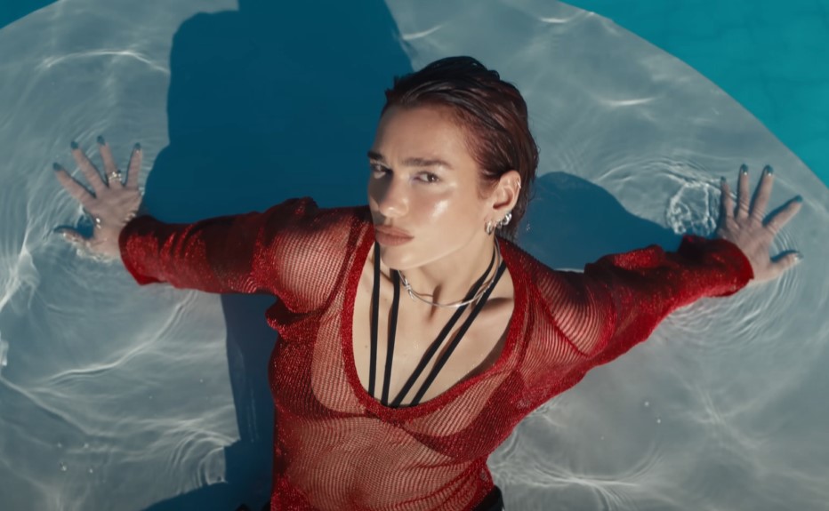 Запальні танці на даху — українка Таня Муїньо зняла новий кліп для Дуа Ліпи - фото 3