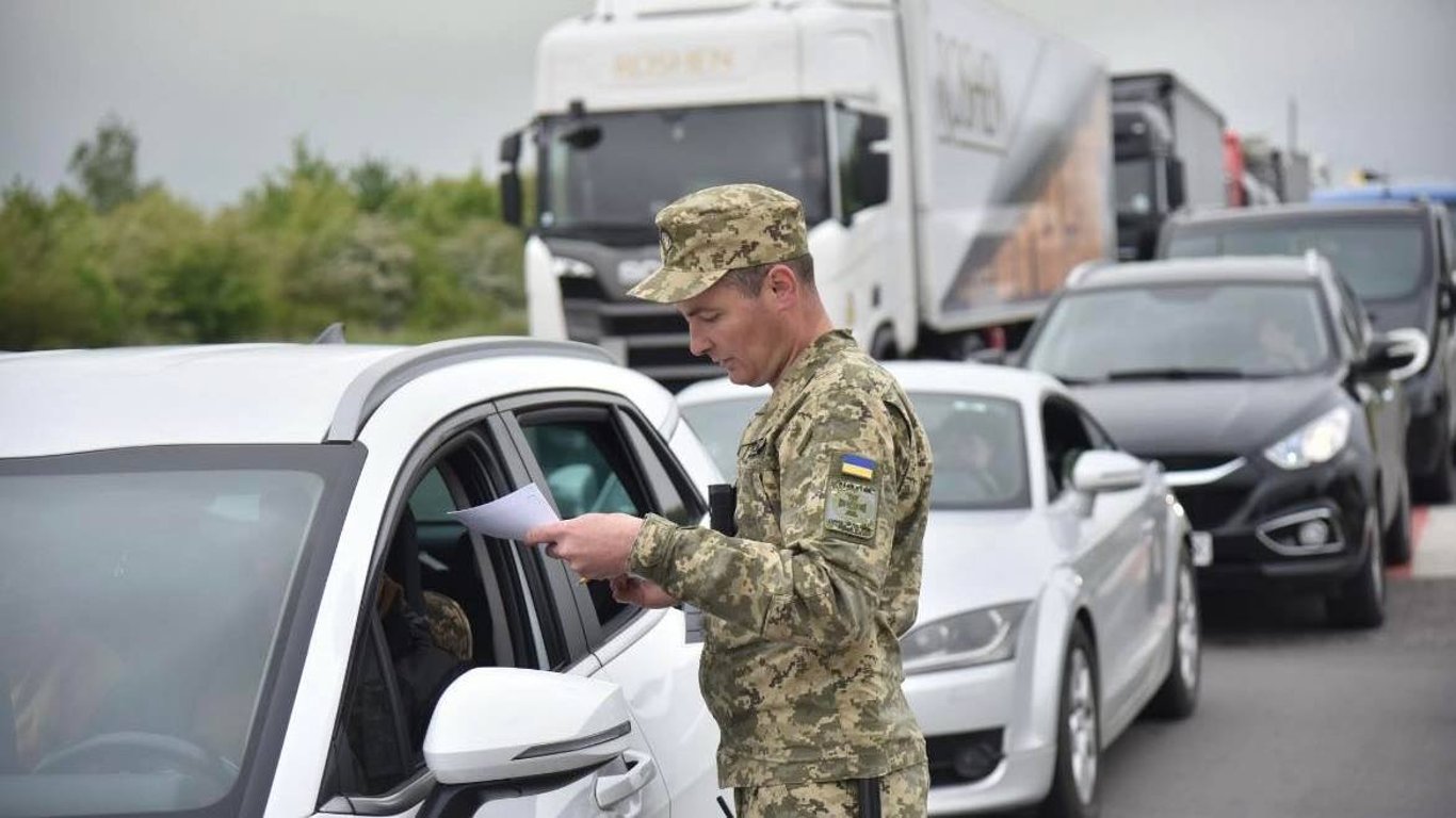 Штрафи на кордоні України: кому загрожує фінансове стягнення від 17 000 грн