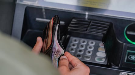 Молдова випередила Україну за середніми доходами: як відрізняються зарплати - 285x160