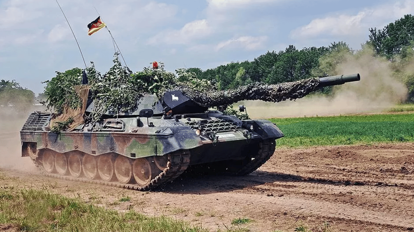 СМИ узнали тайного покупателя 50 танков Leopard 1 для Украины