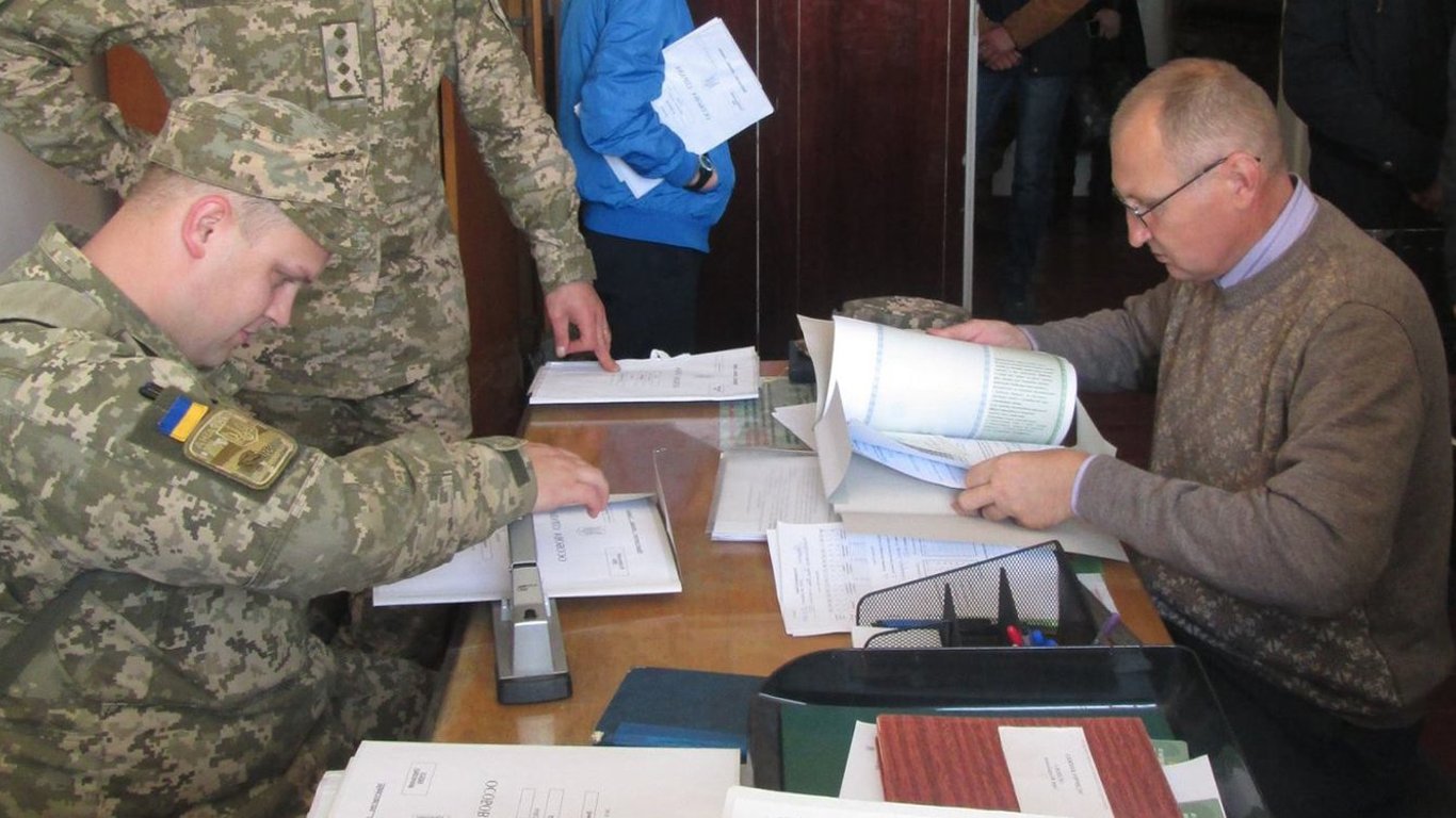 Мобілізація в Україні — кого з чоловіків хочуть звільнити від служби в ЗСУ