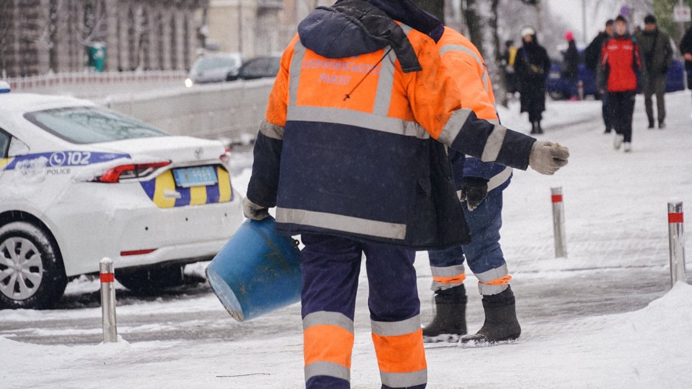 В Киеве ликвидируют последствия непогоды, — КМВА