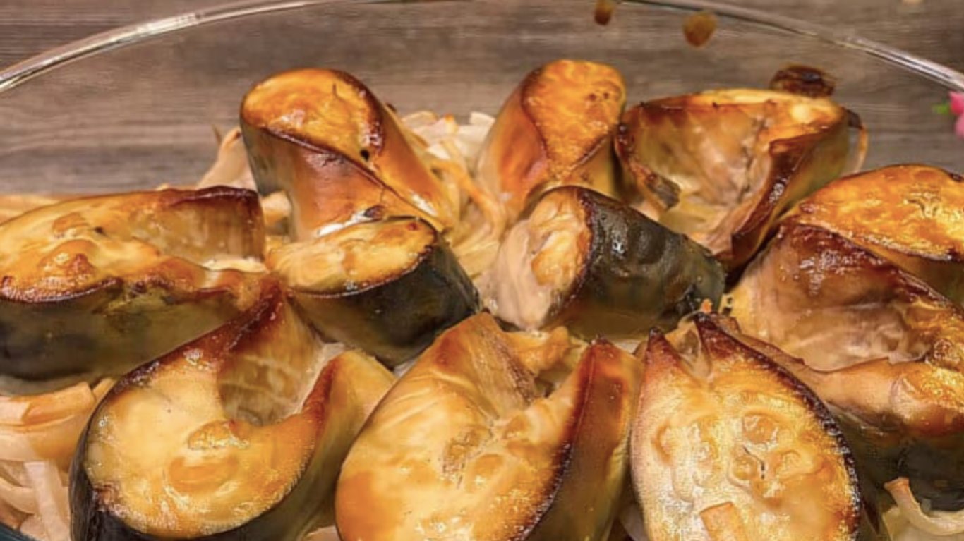 простий рецепт скумбрії запеченої в духовці