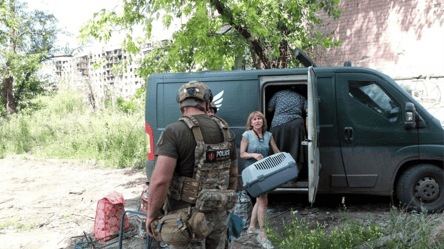 У п'яти громадах Сумського району оголосили обов'язкову евакуацію — ОВА - 290x166