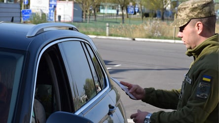 Десятки авто в очереди: водителей предупреждают о задержках на границе - 285x160
