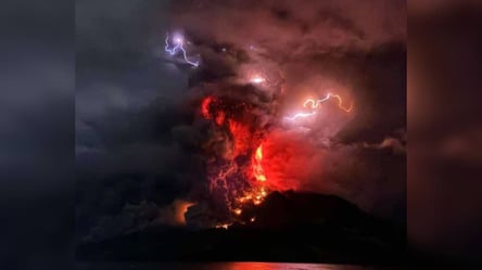 В Индонезии началось извержение опасного вулкана — в зоне риска более 11 тыс. человек - 285x160