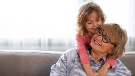 Пенсионеры и не только — кто получит деньги от UNHCR Ukraine - 285x160