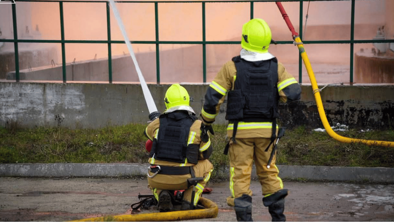 Атака РФ на Одещину: пожежу гасили кілька днів