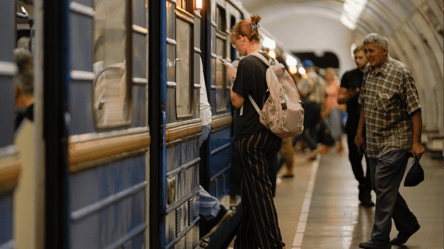 У Києві метрополітен змінює рух потягів — проблеми зі світлом - 285x160