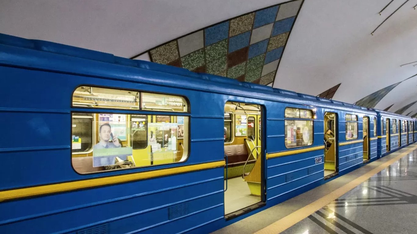 Київське метро отримало ще шість вагонів із Польщі