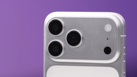 На улице заметили тестировщика с реальным iPhone 17 Pro — фото - 285x160