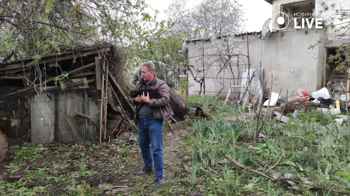 Последствия атаки россиян на Одессу — жители показали разрушение