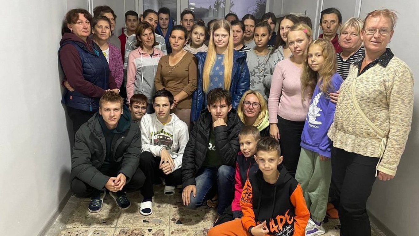 Росіяни заробляють на усиновленні українських дітей, — ЗМІ