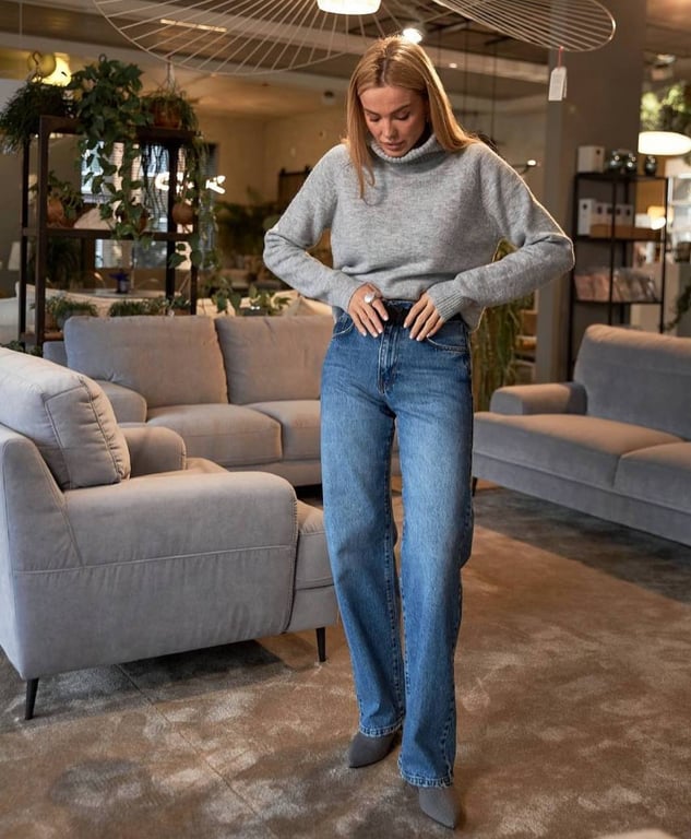 Прямі джинси додають образам впевненості