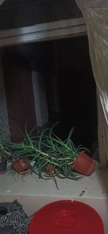 Розбите вікно