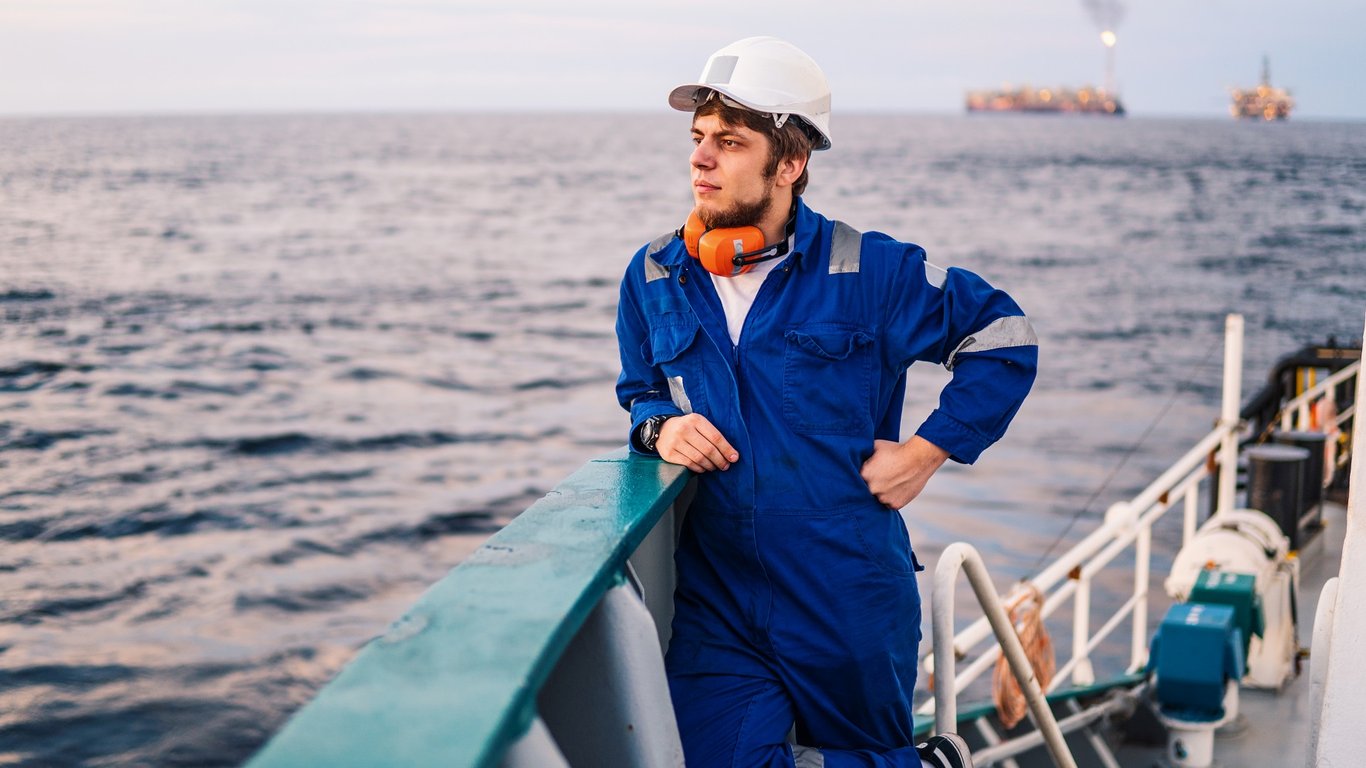 Мошенники предлагают морякам несуществующие рабочие места: как уберечься