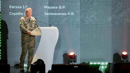 У Києві презентували нарис про Харківську операцію Сирського - 290x166