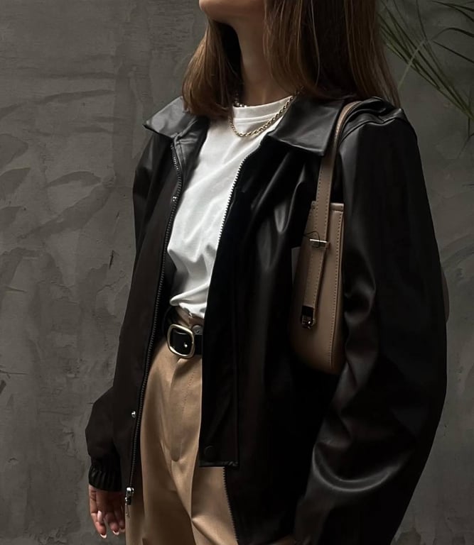 Куртка-бомбер повертаються у тренди