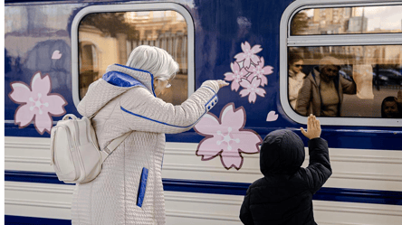 УЗ запустила новий флагманський потяг з Києва: який вигляд має - 290x166