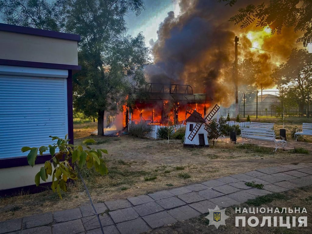 В результате удара по кафе в Запорожской области травмированы четверо детей — подробности от ГСЧС - фото 3