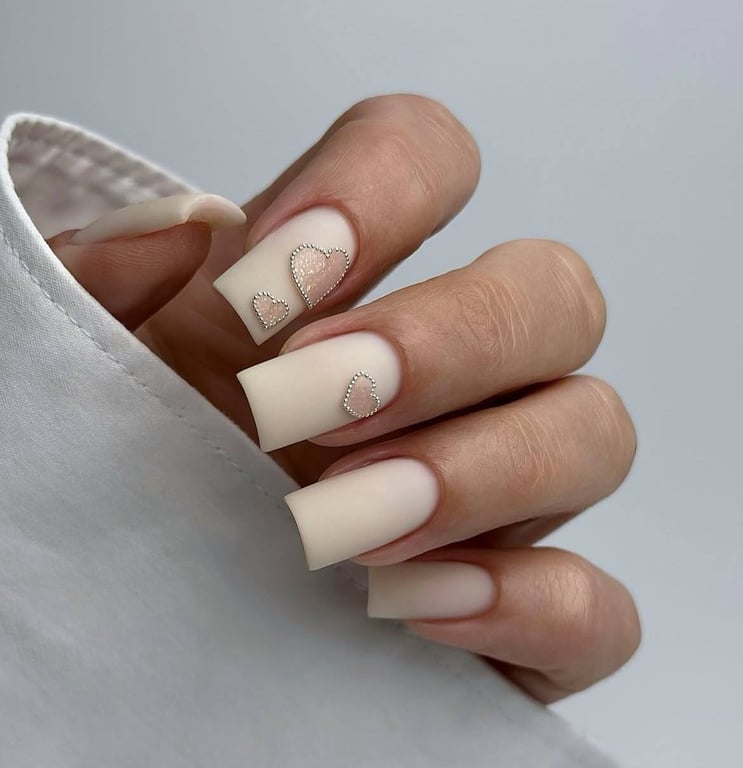 Маникюр с эффектом роскоши — модные идеи для зимы 2025 - фото 4