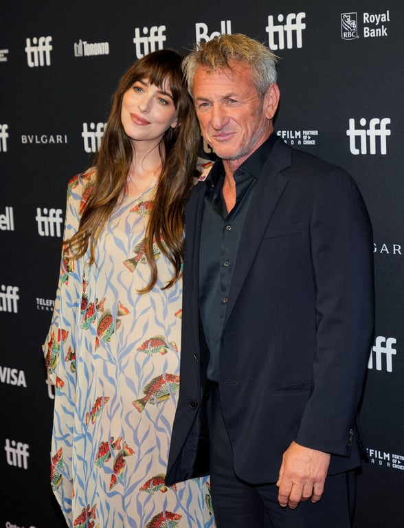 Актор Шон Пенн та Дакота Джонсон