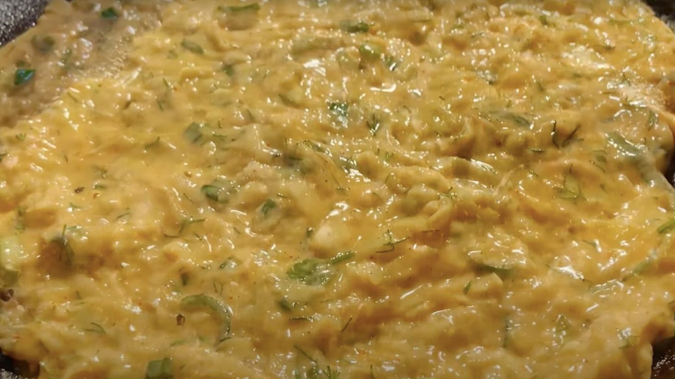 приготування сніданку з картоплі 