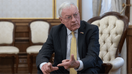 Жорстокий хлопець: Келлог порівняв Зеленського з Трампом - 290x166