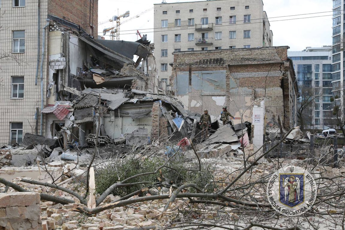 Наслідки обстрілу Києва 25 березня