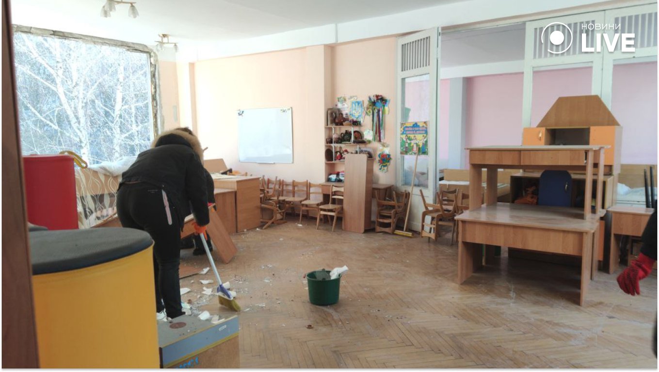 У дитячому садку Одеси ліквідують наслідки нічного обстрілу - фото 1