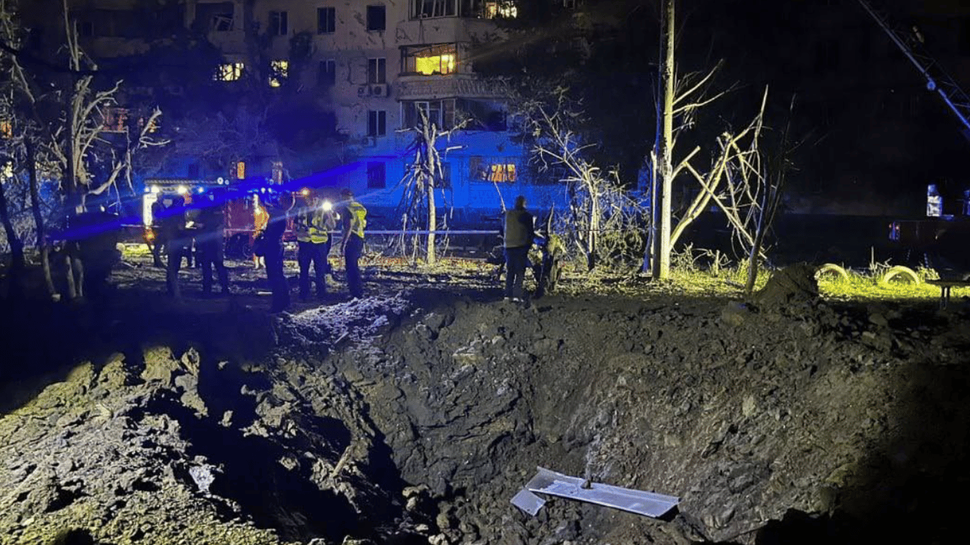 Россияне ночью атаковали Одессу дронами и ракетами