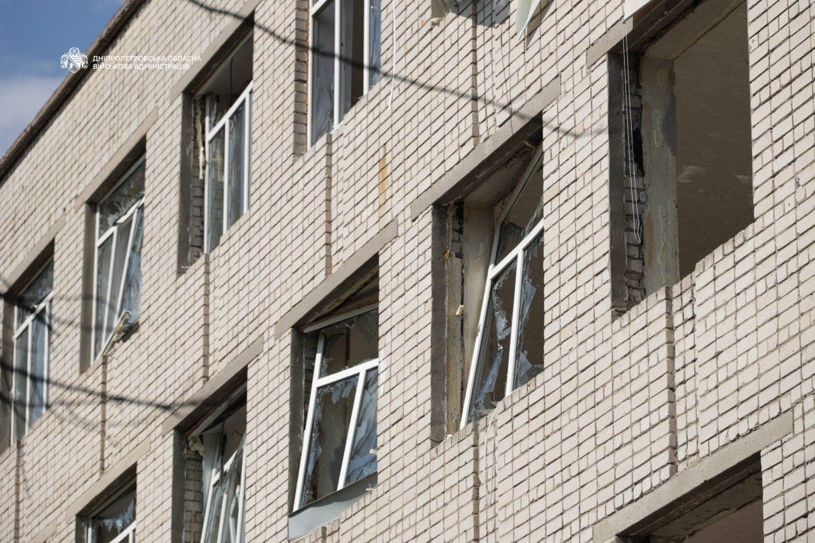 Атака на Дніпро: загинули двоє людей, вісім поранені - фото 3