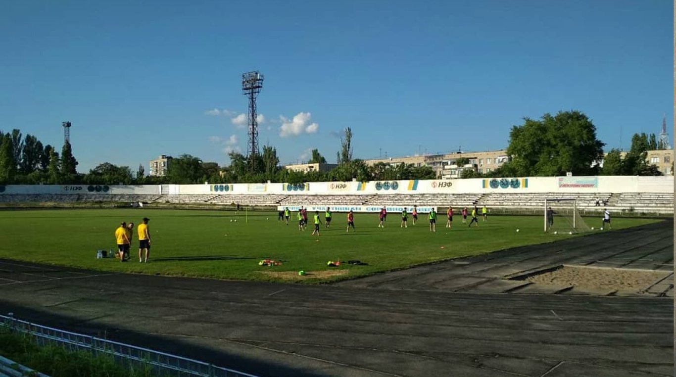 Стадион Электрометаллург в Никополе