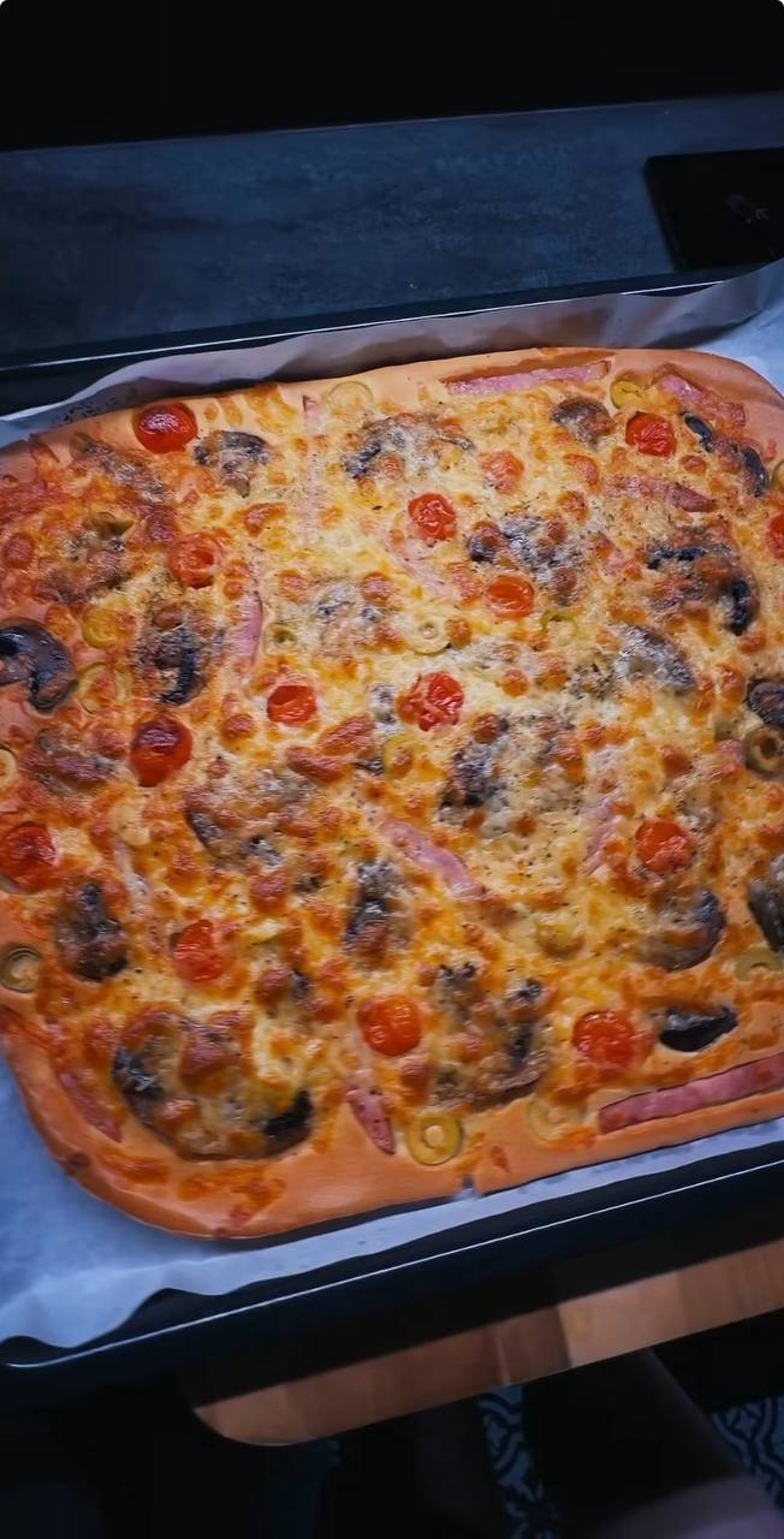 Піца-хвилинка без замісу тіста - як приготувати