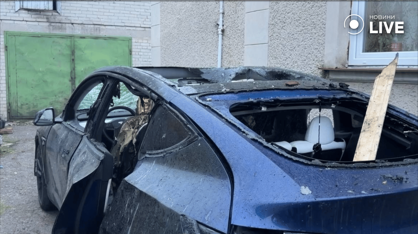 Пожежі та руйнування в Мурованому: фото наслідків атаки на Львівщину - фото 3