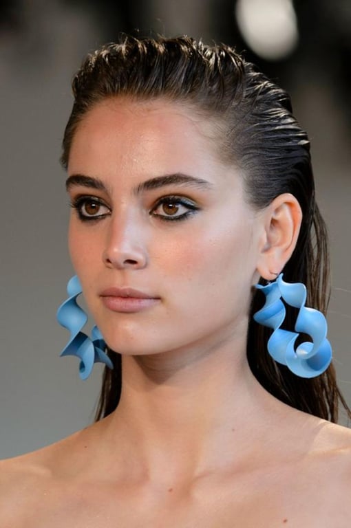 Найпопулярніші зачіски 90-х, які стали трендами у 2025